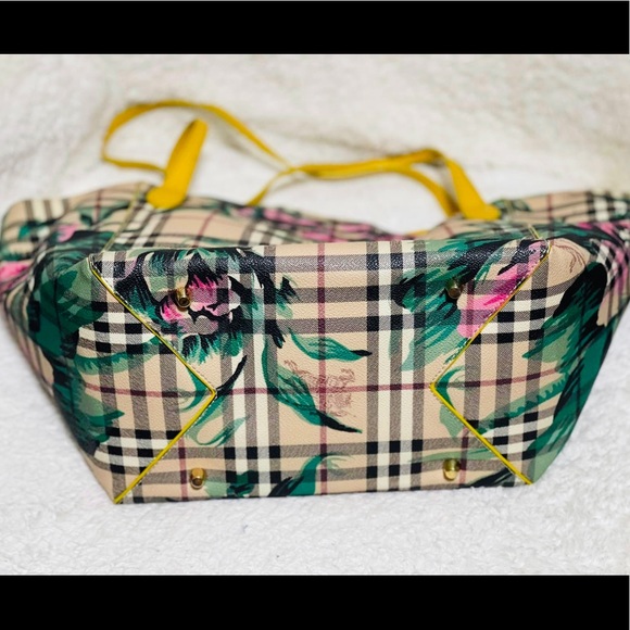 BURBERRY FLORAL TOTE RARE FIND XX FIRM ON PRICE XX - Picture 4 of 9